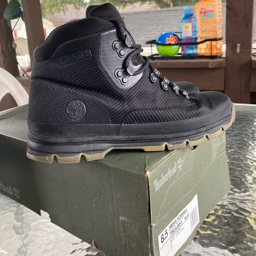 Timberland Boots Size 8.5 mens - Picture 2 of 13